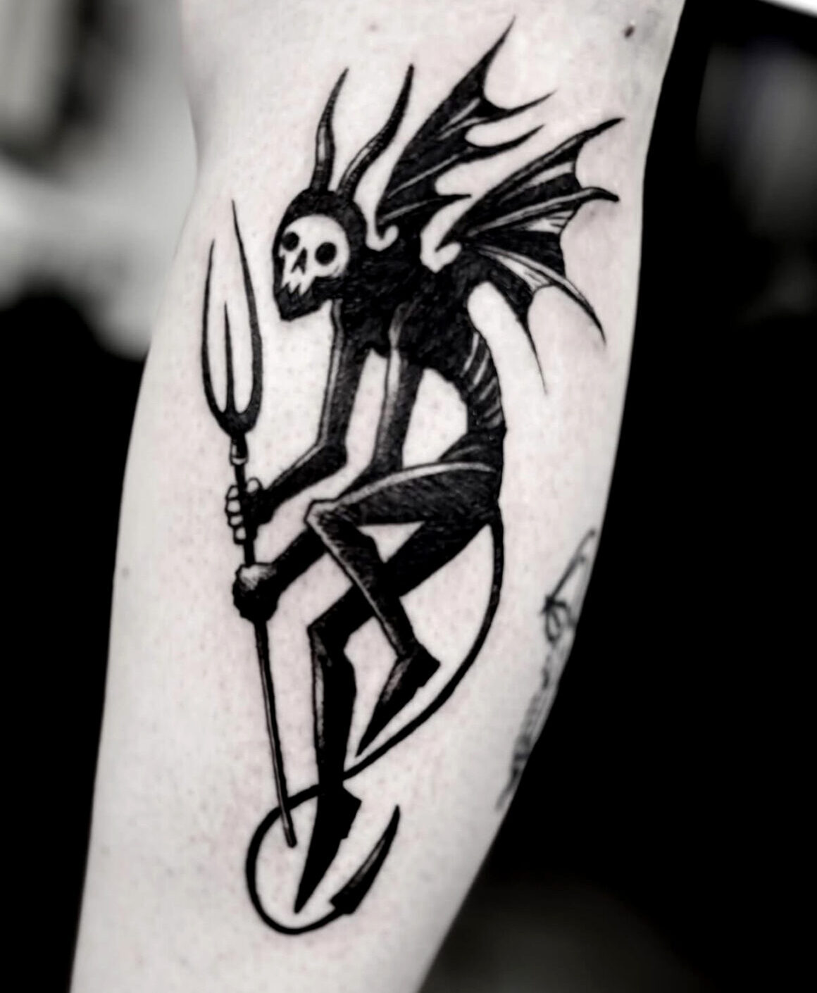 Tattoo by Sebastian Skrobol, @sebastian_graves_